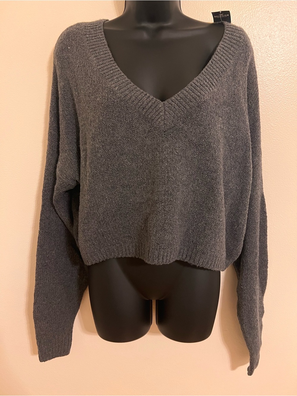 Hollister Gray V-Neck Cropped Sweater